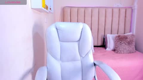 LIZ online show from February 1, 2025, 11:58 pm