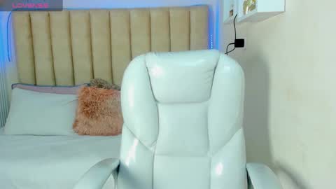 LIZ online show from February 25, 2025, 10:39 pm