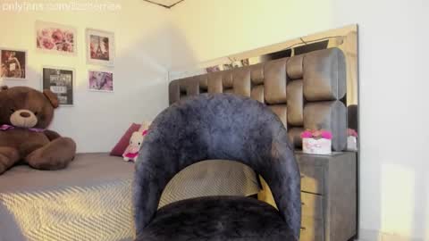 liza honey online show from October 28, 2025, 4:05 am