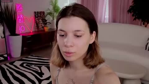 lizalovel online show from June 15, 2026, 7:32 am