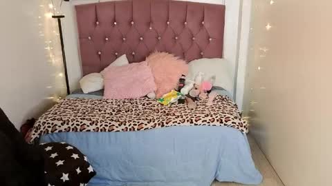 Snapshot of lizha_milf chatting on May 5, 2026, 7:55 pm Lizha online show from May 5, 2026, 7:55 pm