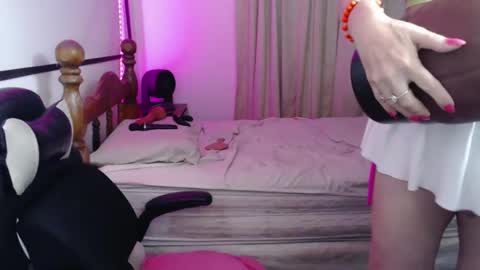 Lizi Chery Strawbery online show from February 6, 2025, 10:48 am