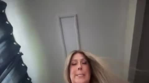 Snapshot of lizpurrxxx chatting on June 28, 2026, 2:28 am Liz Purr online show from June 28, 2026, 2:28 am