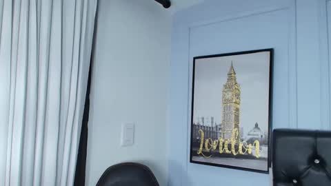 Snapshot of lizz_tender chatting on December 21, 2024, 12:16 pm Lizz online show from December 21, 2024, 12:16 pm