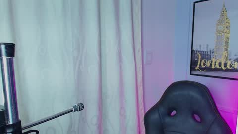 Snapshot of lizz_tender chatting on December 30, 2024, 11:59 am Lizz online show from December 30, 2024, 11:59 am