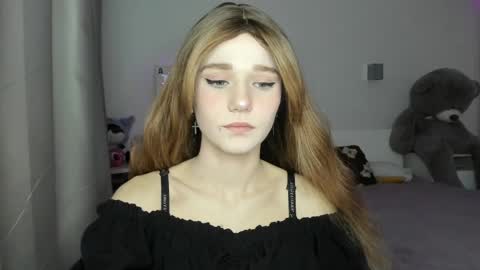 lizza_a online show from April 8, 2026, 5:24 pm