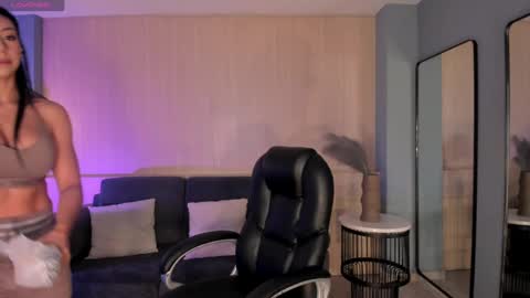 Snapshot of lizzhamilton_ chatting on September 19, 2025, 12:50 pm Lizzi online show from September 19, 2025, 12:50 pm