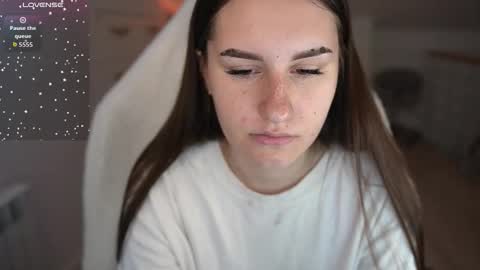 Snapshot of lizzi_fox chatting on October 2, 2025, 8:21 am Lizi-Fox online show from October 2, 2025, 8:21 am