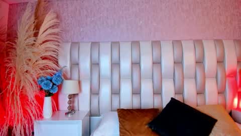 LIZZI online show from October 24, 2025, 1:18 pm