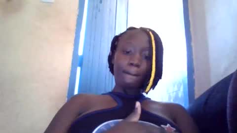 lizzie2020 online show from May 28, 2026, 7:27 am