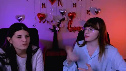 lizzie_boom online show from February 13, 2026, 8:27 pm