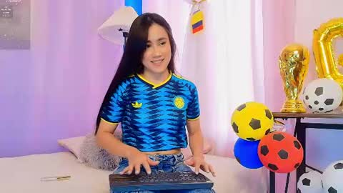 Snapshot of lizzy_kane chatting on June 27, 2026, 8:14 pm lizzy_kane online show from June 27, 2026, 8:14 pm