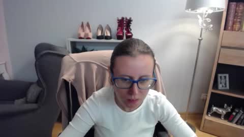 Lizzy online show from September 24, 2025, 4:49 am