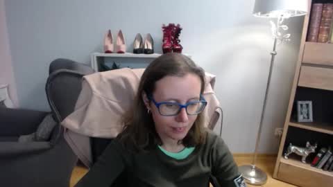 Lizzy online show from September 25, 2025, 4:49 am