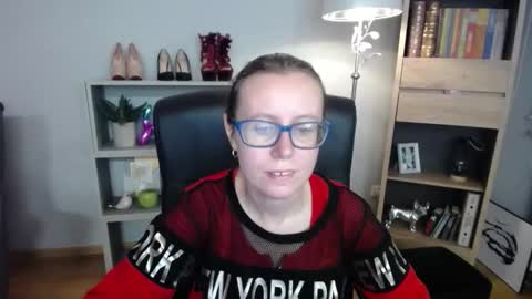 Lizzy online show from November 3, 2025, 5:20 am