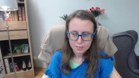 Lizzy online show from June 12, 2026, 4:44 am