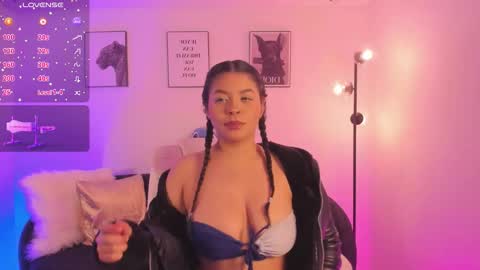 lizzyponcee online show from March 17, 2026, 6:50 am