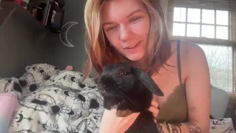 lizzybunny online show from January 27, 2025, 2:13 pm