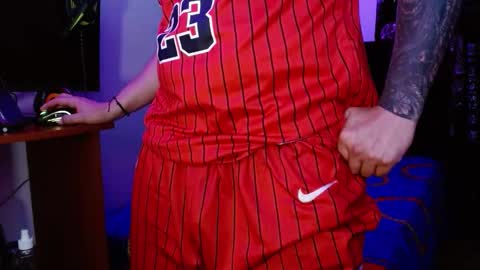 lliamm 2 online show from February 6, 2026, 5:56 am