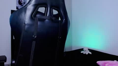 lliamm 2 online show from June 15, 2026, 5:31 am