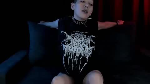 Lynx Mist online show from December 18, 2025, 11:11 pm