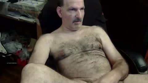 loades182025 online show from September 29, 2025, 2:06 am