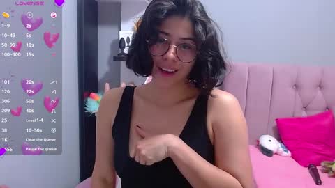 Snapshot of loaluxury chatting on December 16, 2024, 12:06 pm Pamela online show from December 16, 2024, 12:06 pm