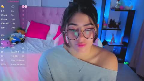 Snapshot of loaluxury chatting on November 9, 2025, 5:22 pm Pamela online show from November 9, 2025, 5:22 pm