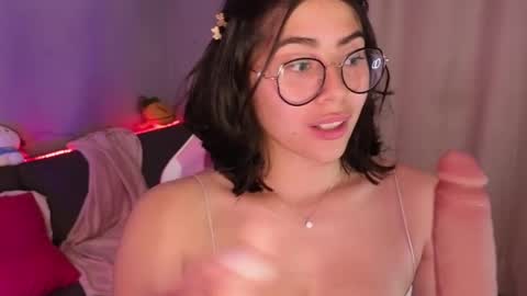 Pamela online show from April 20, 2026, 10:33 pm