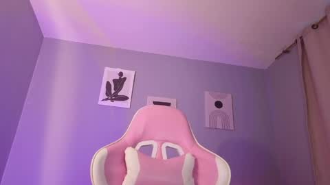 Pamela online show from April 23, 2026, 5:37 pm