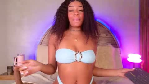 Snapshot of loana_vegas chatting on July 14, 2026, 5:51 pm LOANA online show from July 14, 2026, 5:51 pm