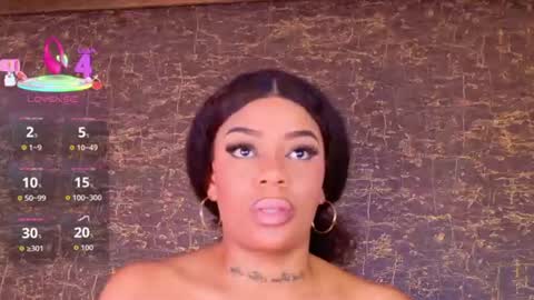 Snapshot of loana_vegas chatting on July 28, 2026, 8:52 pm LOANA online show from July 28, 2026, 8:52 pm