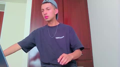 Snapshot of logaan_grey chatting on November 3, 2025, 4:41 pm logaan_grey online show from November 3, 2025, 4:41 pm