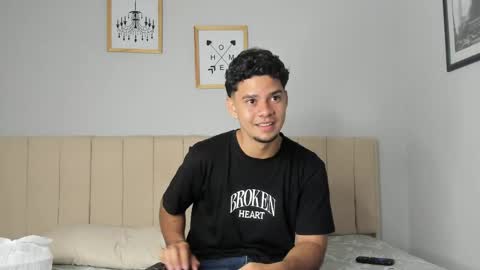 Snapshot of logan_9_ chatting on May 17, 2026, 6:44 am logan online show from May 17, 2026, 6:44 am