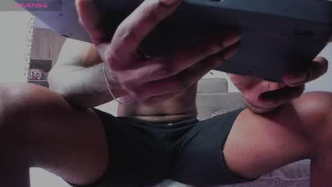 Snapshot of logan_drakex chatting on June 24, 2026, 4:33 am LOGAN DRAKE online show from June 24, 2026, 4:33 am
