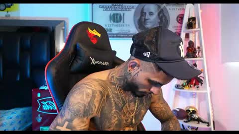 Snapshot of logan_hugh8 chatting on February 26, 2025, 5:17 pm logan_hugh8 online show from February 26, 2025, 5:17 pm