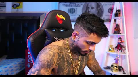 Snapshot of logan_hugh8 chatting on March 3, 2025, 1:20 pm logan_hugh8 online show from March 3, 2025, 1:20 pm