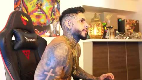 Snapshot of logan_hugh8 chatting on October 2, 2025, 1:40 pm logan_hugh8 online show from October 2, 2025, 1:40 pm