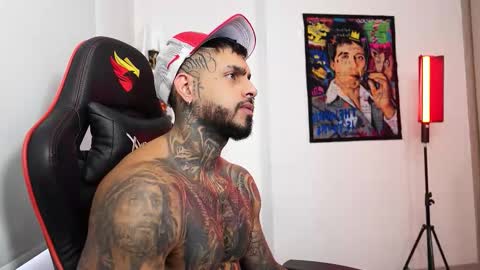 Snapshot of logan_hugh8 chatting on October 19, 2025, 9:04 pm logan_hugh8 online show from October 19, 2025, 9:04 pm