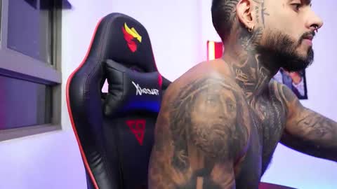 Snapshot of logan_hugh8 chatting on October 28, 2025, 1:53 am logan_hugh8 online show from October 28, 2025, 1:53 am