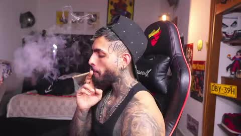 logan_hugh8 online show from June 9, 2026, 10:21 pm