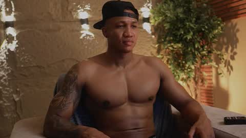 Snapshot of logan_varela chatting on November 10, 2025, 1:32 pm logan_varela online show from November 10, 2025, 1:32 pm