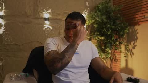 Snapshot of logan_varela chatting on November 16, 2025, 12:16 am logan_varela online show from November 16, 2025, 12:16 am