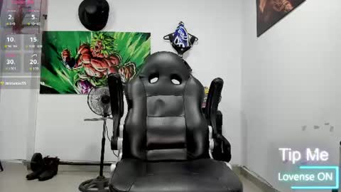 Snapshot of logan_whitters01 chatting on June 21, 2026, 12:35 am LOGAN WHITTERS online show from June 21, 2026, 12:35 am