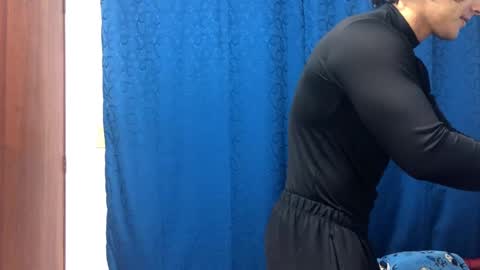 Snapshot of logan_x3 chatting on January 3, 2025, 3:27 am Logan online show from January 3, 2025, 3:27 am