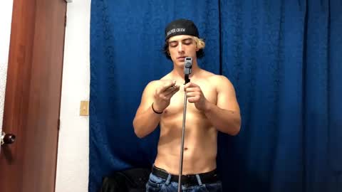 Snapshot of logan_x3 chatting on January 18, 2025, 7:17 am Logan online show from January 18, 2025, 7:17 am