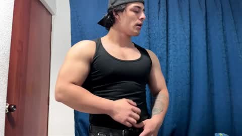 Snapshot of logan_x3 chatting on October 19, 2025, 4:35 am Logan online show from October 19, 2025, 4:35 am