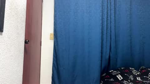 Snapshot of logan_x3 chatting on November 11, 2025, 4:12 am Logan online show from November 11, 2025, 4:12 am