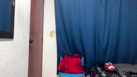 Snapshot of logan_x3 chatting on November 15, 2025, 4:21 am Logan online show from November 15, 2025, 4:21 am