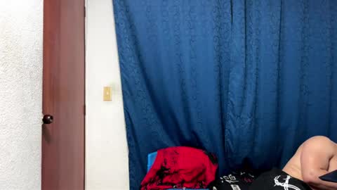 Snapshot of logan_x3 chatting on November 23, 2025, 4:23 am Logan online show from November 23, 2025, 4:23 am